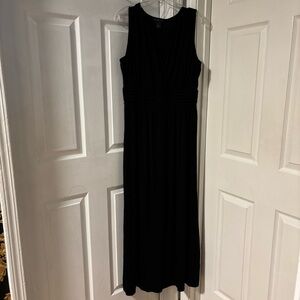 Classic Black Sleeveless Maxi Dress